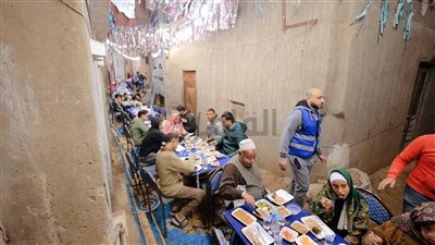 على غرار المطرية.. تنظيم مائدة إفطار جماعية لأهالي قرية كاملة بالمنوفية