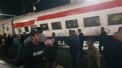العناية الإلهية تنقذ الركاب.. خروج إحدى عربات قطار عن شريط السكة الحديد بمزلقان القراريش بالأقصر