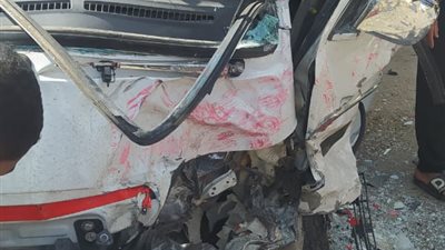 إصابة 9 أشخاص في تصادم ميكروباص وسيارة ربع نقل بأسيوط