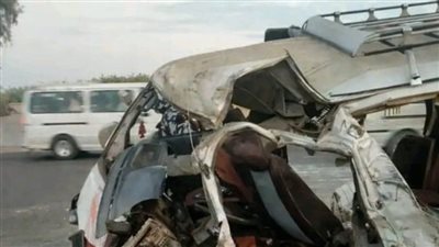 إصابة 13 شخصًا إثر تصادم نقل وميكروباص بالشرقية