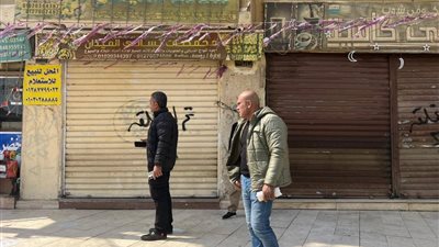 جهاز العبور يشن حملة مكبرة على المحال المخالفة ويصدر قرارات فورية بالغلق والتشميع