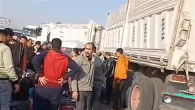 محافظ الشرقية يتفقد مصابي حادث تصادم ميني باص وسيارة نقل بطريق العاشر من رمضان – بلبيس