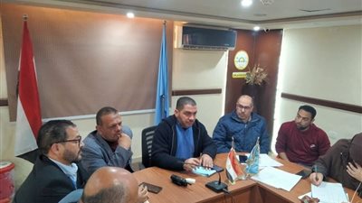 رئيس مدينة مرسى مطروح يحيل أحد المعتدين على أراضي الدولة إلى النيابة العسكرية 