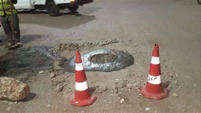شكاوى من وجود حفرة في شارع التليفزيون بالأقصر.. وتدخل عاجل لإنقاذ المواطنين| صور
