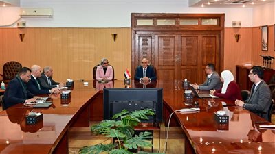 وزير الري ومحافظ الوادي الجديد يبحثان التنسيق لتحديد إمكانيات الخزان الجوفي بأي منطقة قبل طرحها للاستثمار