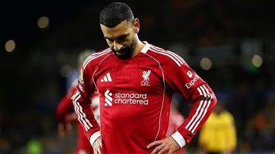 محمد صلاح مهدد بالجلوس على مقاعد البدلاء في مباراة ليفربول وتوتنهام في بريميرليج