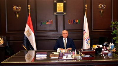 غرامة 1000 جنيه لسائق ميكروباص خالف تعريفة الركوب وعرّض حياة الركاب للخطر بالأقصر