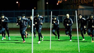 الأهلي يختتم مرانه الرئيسي على ملعب رادس استعدادًا لمباراة الترجي التونسي 