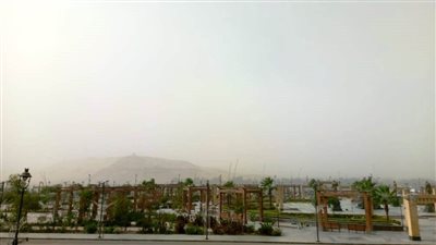 محافظ أسوان: وقف حركة العبارات النيلية والمراكب في حالة انعدام الرؤية لحين تحسن الأحوال الجوية