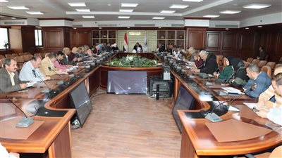 السكرتير العام لبني سويف يستعرض الموقف المالي والتنفيذي لمشروعات الخطة الاستثمارية 2025/2026