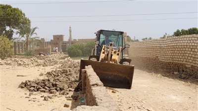 استمرار مواجهة التعديات على أراضى الدولة وإحالة المخالفين للنيابة العسكرية بأسوان