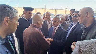 محافظ بني سويف يتفقد مجمع مواقف عدلي منصور ويطالب المواطنين بالإبلاغ عن أي تجاوزات