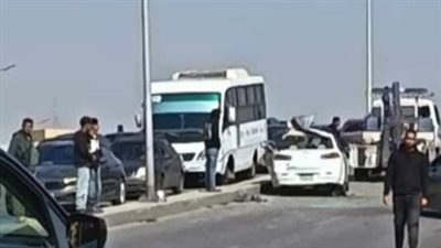 تصادم سيارتين ملاكي أعلى كوبري لاميرادا بالتجمع الخامس
