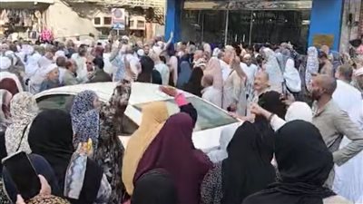 الكاميرات برأته.. معتمرون مصريون يحتفلون بتبرئة أحدهم من السرقة