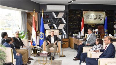 وفد مشروع الدعم الفني بوزارة التنمية المحلية يقدم التهنئة للمهندس عمرو لاشين بمناسبة إطلاق الرؤية الاستراتيجية أسوان 2040