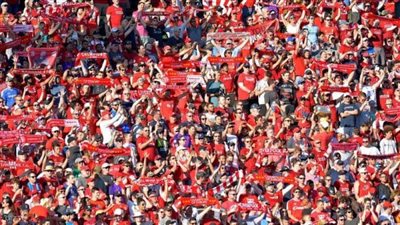 “عدم الغناء وشرب الكحوليات”.. قواعد صارمة من الحكومة البريطانية بعد قرار عودة الجماهير