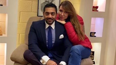 أحمد فلوكس يتغزل في زوجته على انستجرام