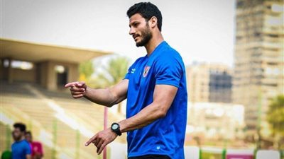 طبيب المنتخب يوضح لماذا لم يتعرّض محمد الشناوي للإصابة بكورونا؟