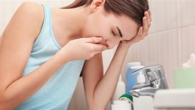 إليك بعض الطرق الطبيعية والأطعمة التي تساهم في علاج الغثيان المستمر