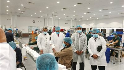 “القوى العاملة”: الاطمئنان على أحوال 2000 مصري بشركة “العود” بالسعودية (صور)