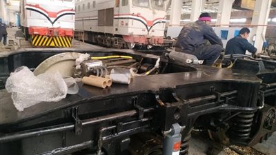 وزير النقل السوداني يتفقد ورشة العمرات الجسيمة للجرارات بالسكة الحديد