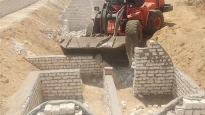 إزالة 7 مقابر بأبو زعبل.. ورئيس المدينة: ليست بها موتى