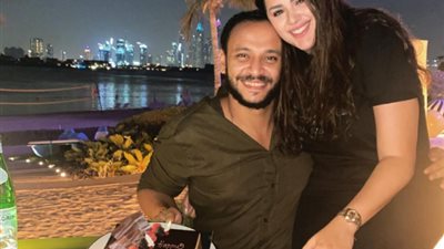 من دبي.. هنادي مهنا تحتفل بعيد ميلاد زوجها أحمد خالد صالح على طريقتها الخاصة (صورة)