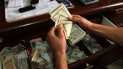 الإنتربول الدولي يضبط مصري استولى على 100 مليون جنيه قيمة كروت شحن بالكويت