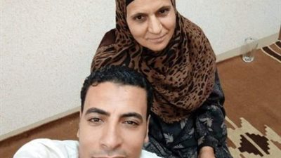 أم تلحق بنجلها بعد يوم من وفاته.. والجيران: “ماتت من شدة حزنها عليه” (صور)