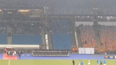 جماهير الأهلي تظهر بكثافة في مدرجات ستاد القاهرة استعدادًا لمواجهة الزمالك (صور)