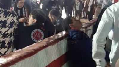 إغماءات بين جماهير الزمالك بمقر النادي في ميت عقبة عقب الهزيمة أمام الأهلي (صور)