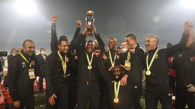 موسيماني يوجه الشكر إلى محمود الخطيب واللاعبين بعد التتويج بدوري الأبطال