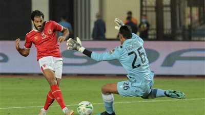 مروان محسن يهنئ جمهور الأهلي بدوري الأبطال.. ويهدي اللقب لأسرة مؤمن زكريا