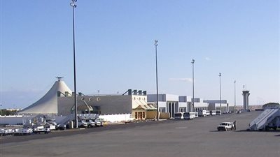 مطار الغردقة الدولي يستقبل 1750 سائحاً طول اليوم