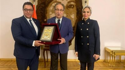 تعاون بين جامعة مصر للعلوم والتكنولوجيا ومعهد إعداد القادة لتنمية ونشر ثقافة الانتماء الوطني بين الطلاب