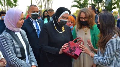 وزيرة الصناعة تفتتح معرض 