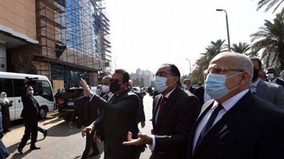 رئيس جامعة القاهرة: أعمال تطوير “معهد الأورام” تشمل زيادة قدرته الاستيعابية