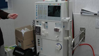 فاعل خير يتبرع بجهاز غسيل كلوي لمستشفى ملوي العام بالمنيا