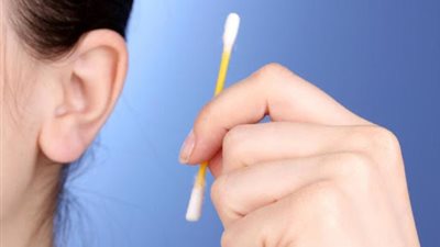تعرف على طرق تنظيف الأذن من الشمع المتراكم