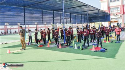 بالالتزام بإجراءات مواجهة كورونا.. مدرسة دولية تحث طلابها على “الصلاة والاستغفار”: موارد القوى (صور)