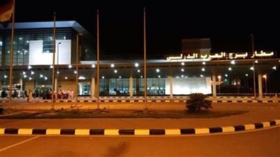 سفر ووصول 5 آلاف راكب بمطار برج العرب
