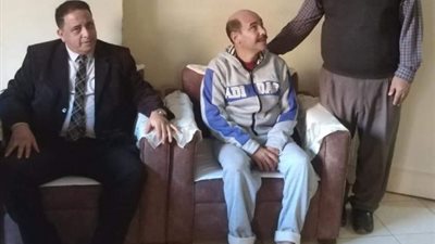 أحدث خلافات أسرية في منزل شقيقته.. إنقاذ مواطن مريض من مخاطر الشارع بالمحلة