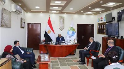 لتدعيمها بـ50 جهاز pos كمرحلة أولى.. مياه أسيوط توقع بروتوكول تعاون مع بنك مصر