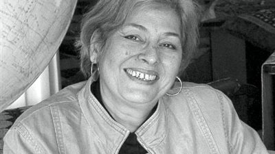 في ذكرى وفاتها.. تعرف على الروائية رضوى عاشور والدة الشاعر تميم البرغوثي