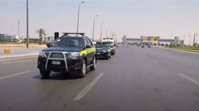 ضبط رجل ارتدى ملابس شرطية وصوّر فيديوهات هزلية على تيك توك