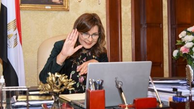 رعاية رئاسية لمبادرة “اتكلم عربي”.. “الهجرة” تصدر عددًا خاصًا من مجلة “مصر معاك” (صور)