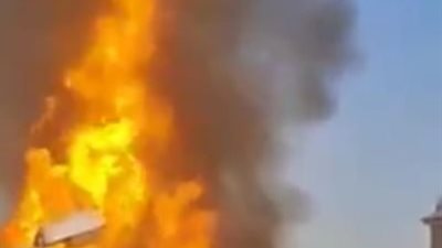 الدفع بـ10 سيارات إطفاء للسيطرة على حريق في مصنع “ثنر” الروبيكي بالعاشر من رمضان (صور وفيديو)