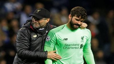 كلوب يوضح حجم إصابة أليسون ومدة غيابه عن ليفربول