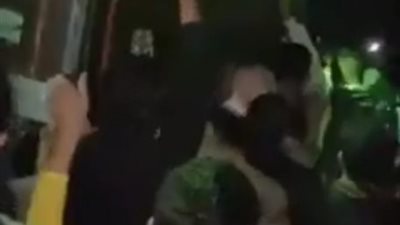 أهالي السيفا بالقليوبية يشيعون جثامين المتوفين على يد مختل نفسي لمثواهم الأخير (صور وفيديو)