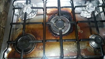 تخلصي من الأوساخ الموجودة في الفرن بتلك الطرق.. 7 وصفات لتنظيف البوتجاز